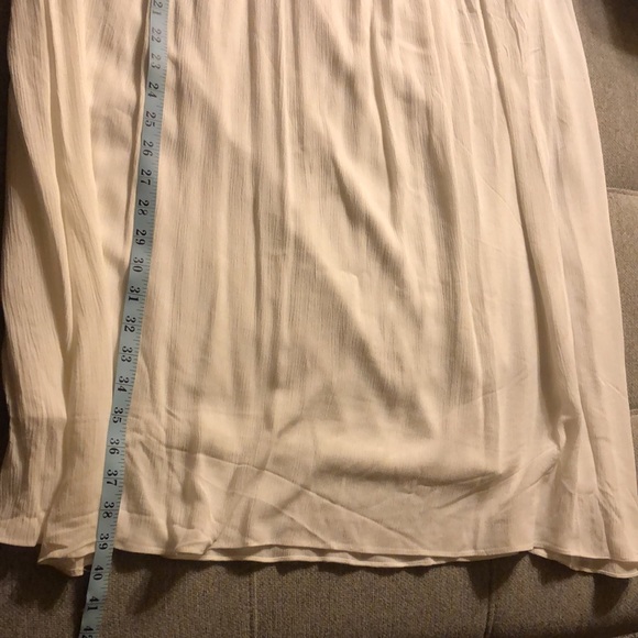 New Directions sleeveless dress with crocheted bodice; free flowing lightweight - Picture 4 of 7